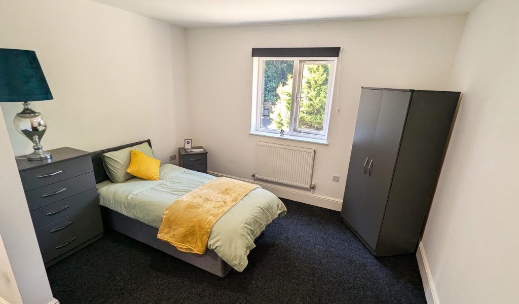 Moss Lodge Yellow Bedroom